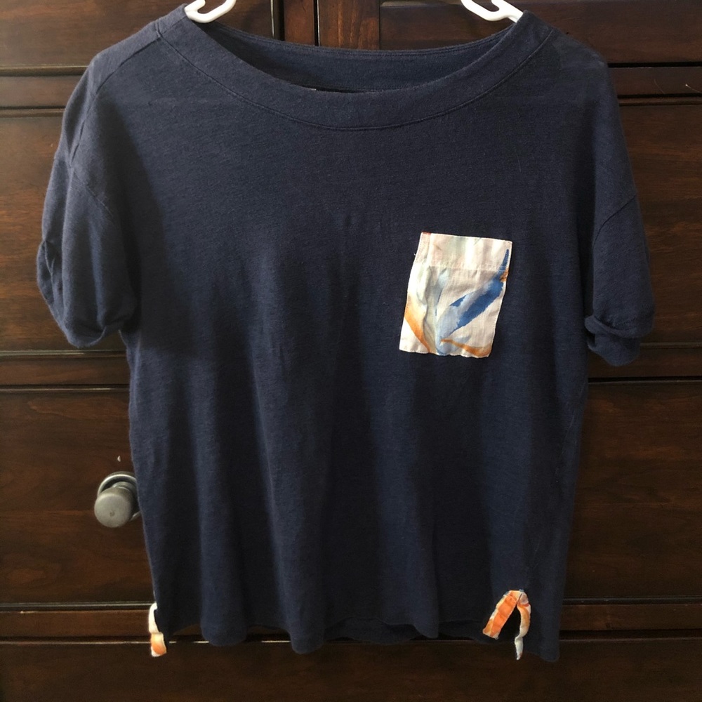 navy blue tee